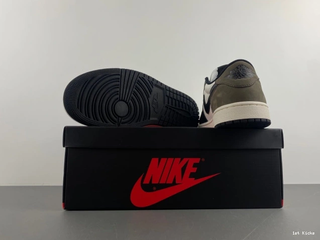 CZ0790-102 1 Air OG Low Mocha Jordan 0822